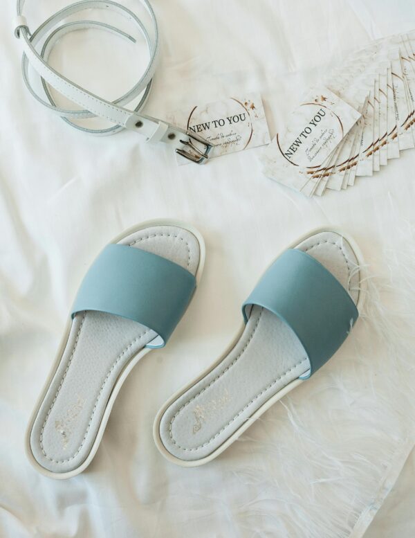 Slides/Slippers