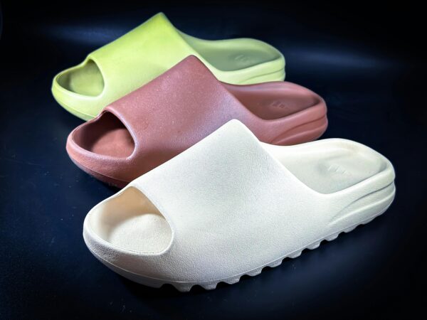 Slides/Slippers